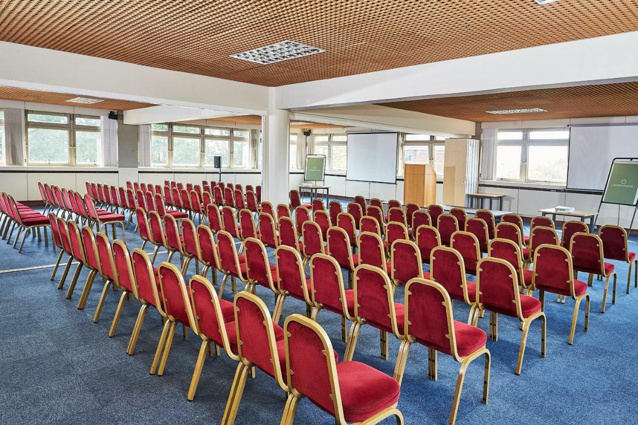 Hotel Yarnfield Park Training And Conference Centre Stone  Exteriér fotografie